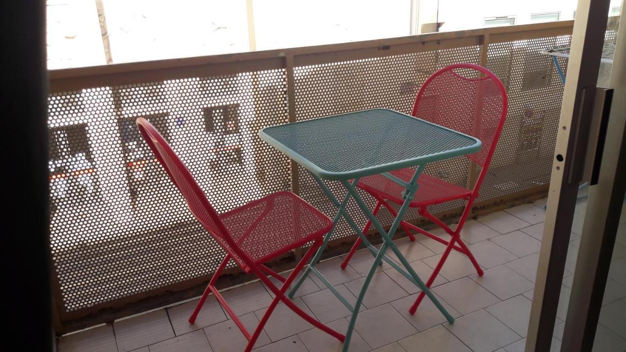 Nimes Studio Parking Dhuoda Kültér fotó