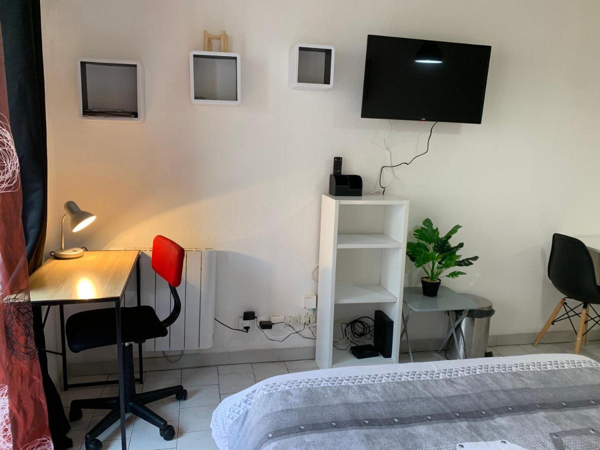 Nimes Studio Parking Dhuoda Kültér fotó